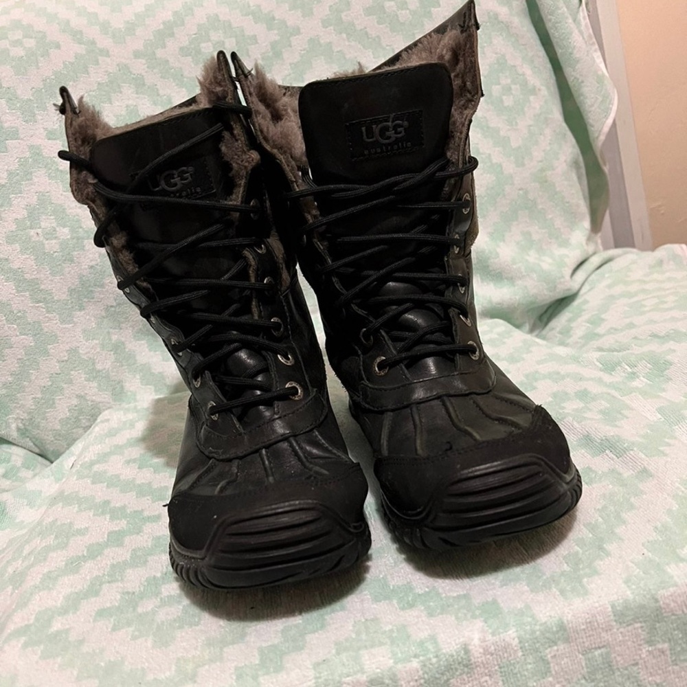 UGG AUSTRALIA winter/snow boot insoles missing size 8